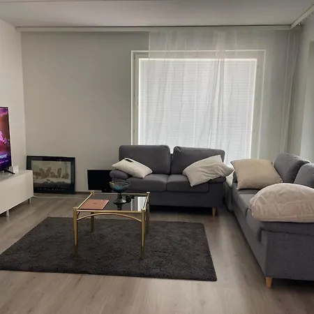 Near Finno Metro With Personal Toilet, Shared Bath And Kitchen ホームステイ