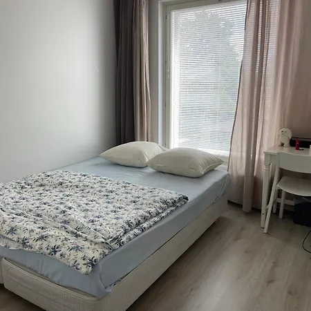Near Finno Metro With Personal Toilet, Shared Bath And Kitchen